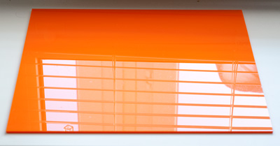 Обрезок акрила оранжевого Альтуглас толщиной 3 мм примерно 300х200мм