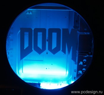 Наклейка гравировочная на окно   Doom   цвет серебристый металик