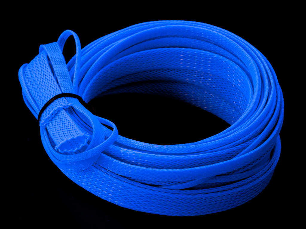 Гибкая оплетка для проводов и кабелей компьютера УФ синяя .