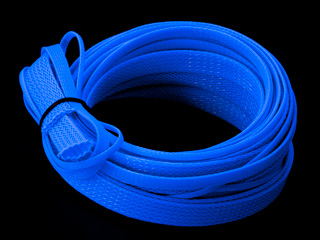 Гибкая оплетка для проводов и кабелей компьютера УФ синяя флуоресцентная