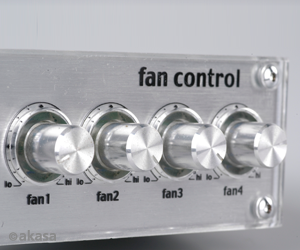 Многофункц  панель 5 25 Akasa FanControlPRO с 4 канал   LCD  темп   смен  панел