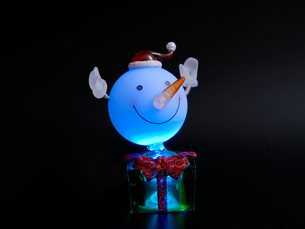 USB Новогодний сувенир Снежок на подарке с подсветкой Orient NY5184